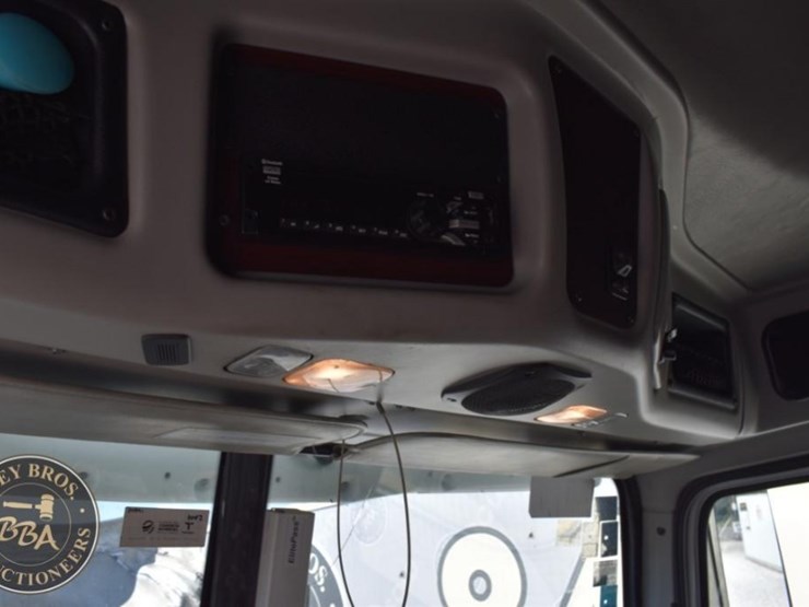 2020-western-star-5700xe-image-61