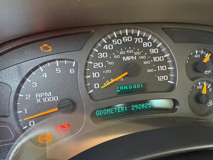 2003-chevrolet-silverado-image-19