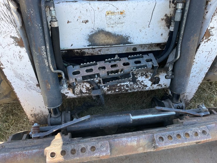 2015-bobcat-s750-image-17