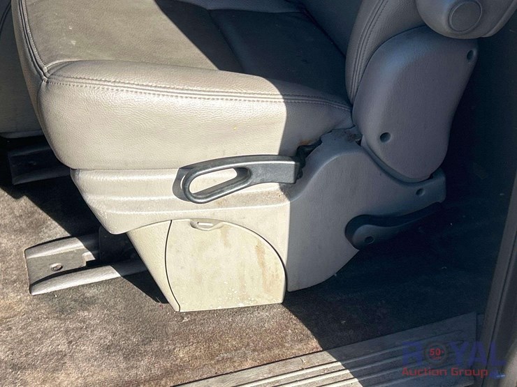 2003chrysler-town-&amp;-country-van-image-20