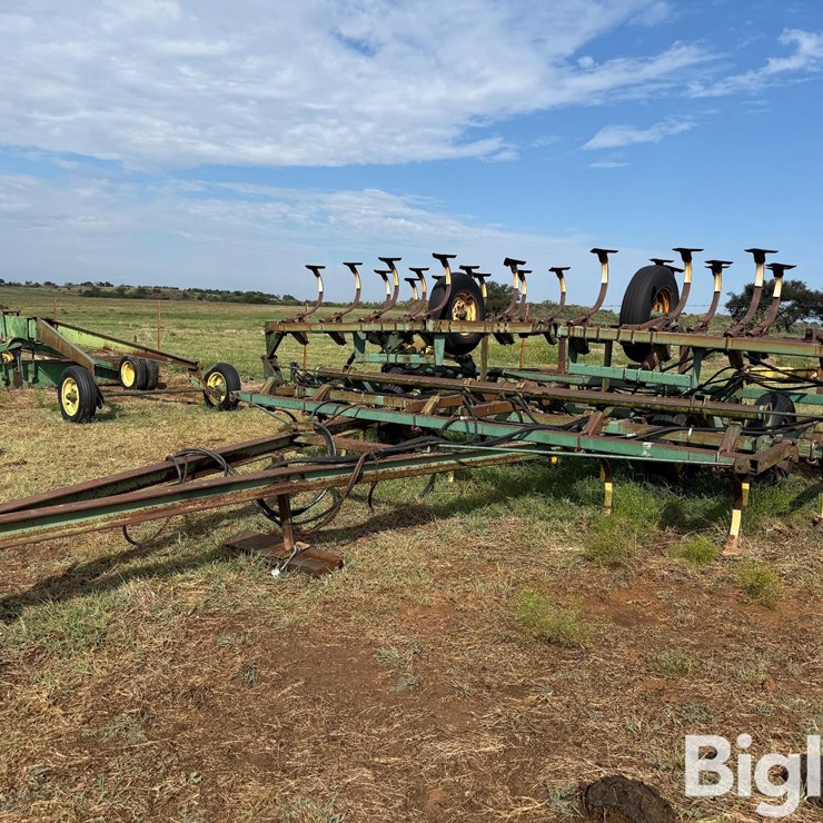 JOHN DEERE 1010