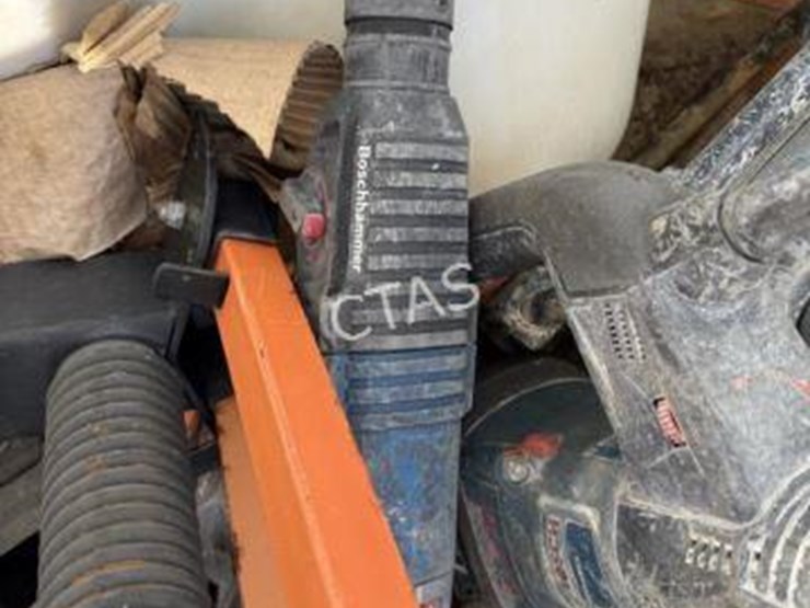 #119-•-bucket-w/-tool-assortment-image-3