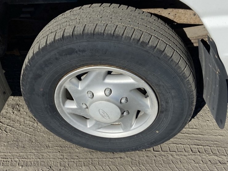 2001-ford-e350-image-27