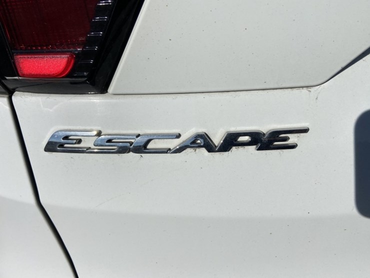2017-ford-escape-se-image-10