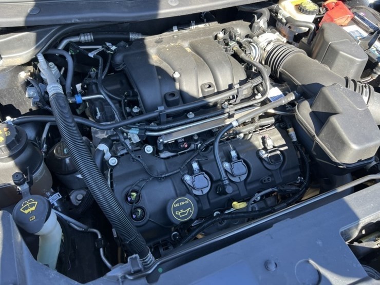 2019-ford-explorer-image-11