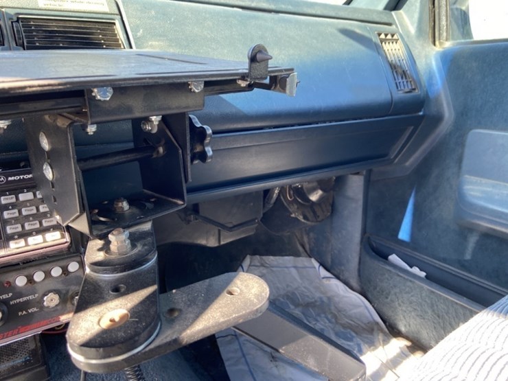 1994-chevrolet-suburban-image-10