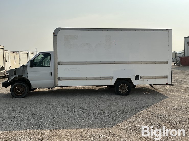 2009-ford-e350-image-8
