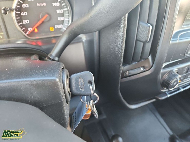 2016-chevrolet-silverado-2500hd-image-11