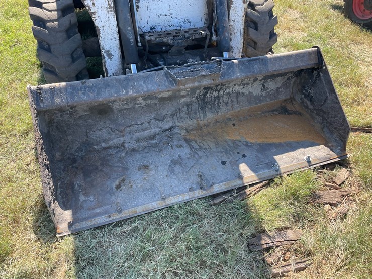 2012-bobcat-s750-image-22