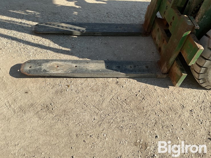 clark-yardlift-y40-forklift-image-15