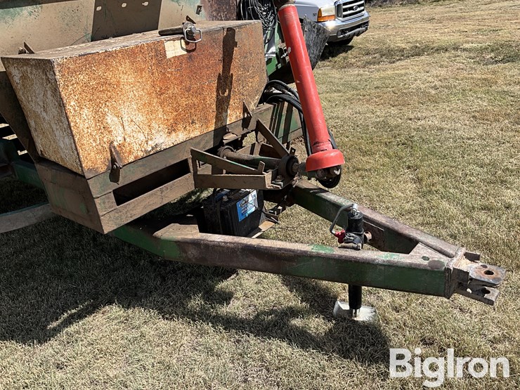 henke-b240-feeder-wagon-image-15