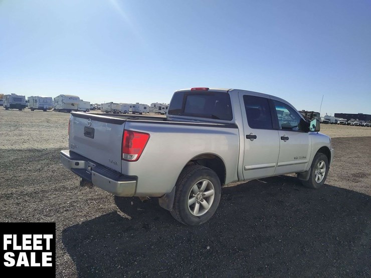 2015-nissan-titan-image-3