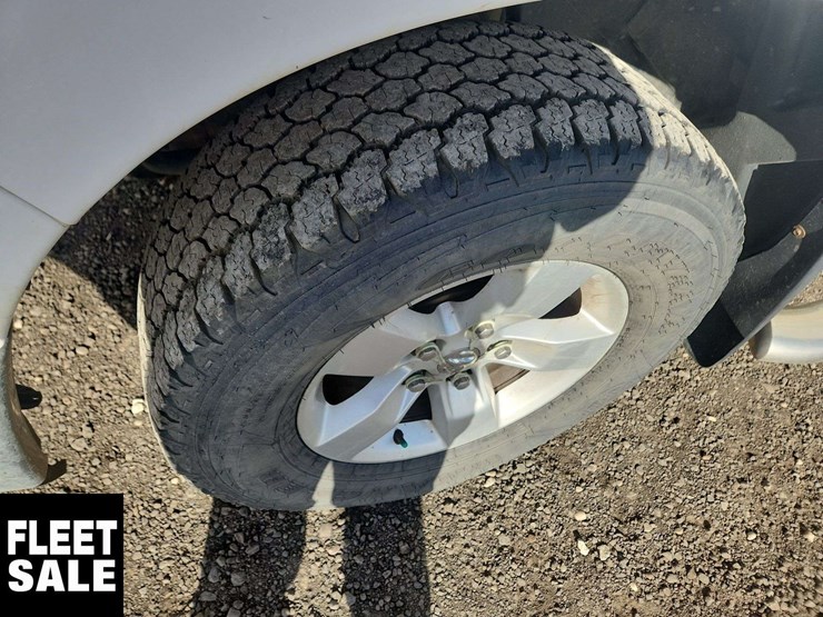 2014-ram-1500-slt-image-28