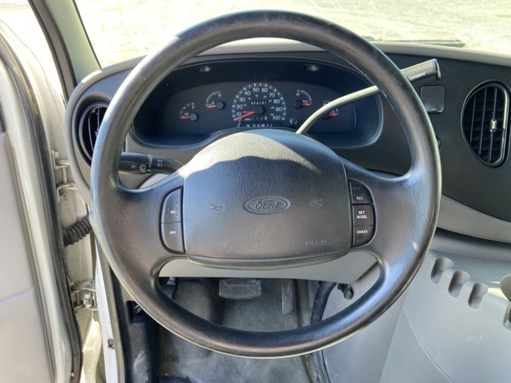2001-ford-e350-image-18