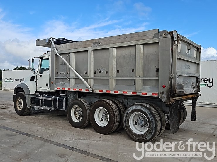 2015-mack-gu713-granite-image-4