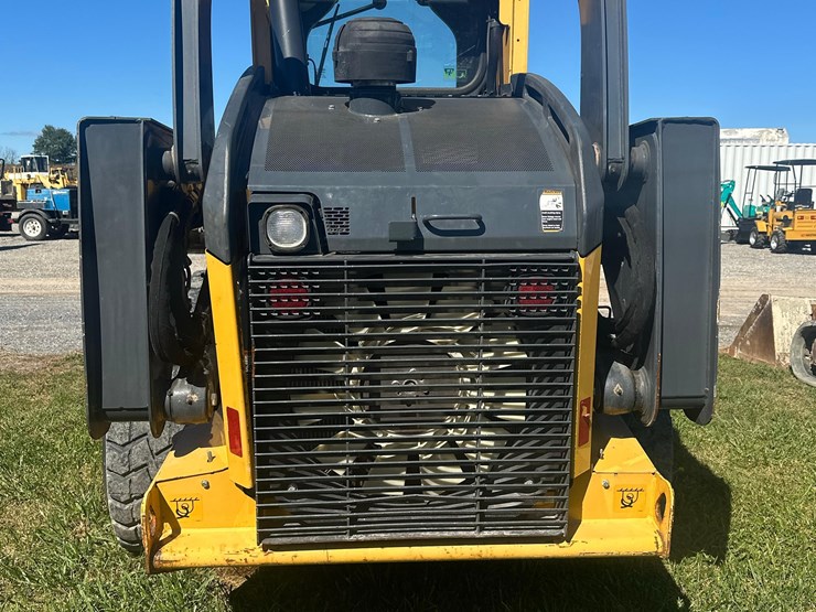 2016-deere-326e-image-5