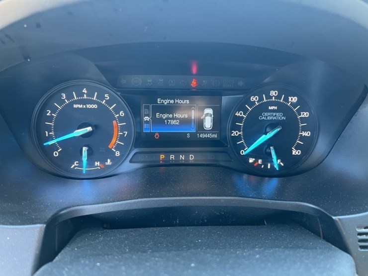 2019-ford-explorer-image-27