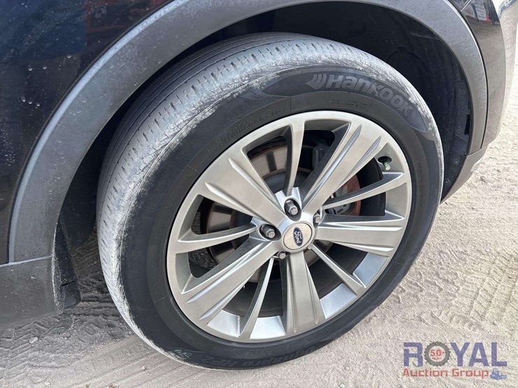2018-ford-explorer-image-27