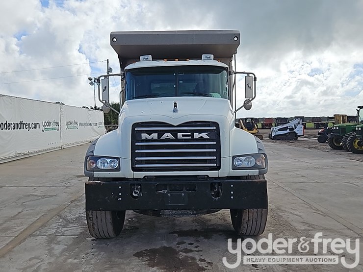 2015-mack-gu713-granite-image-12