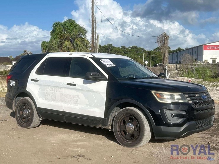 2016-ford-explorer-image-2