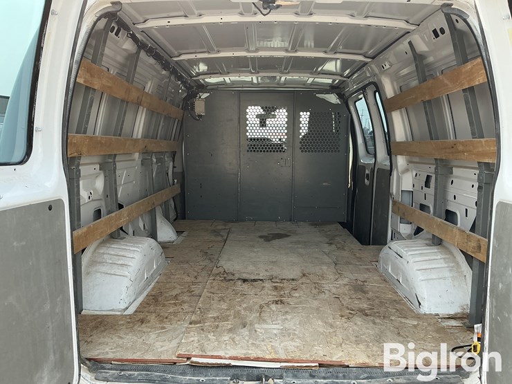 2010-ford-e250-image-16