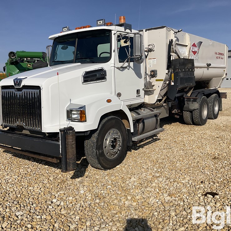 2015 WESTERN STAR 4700SB