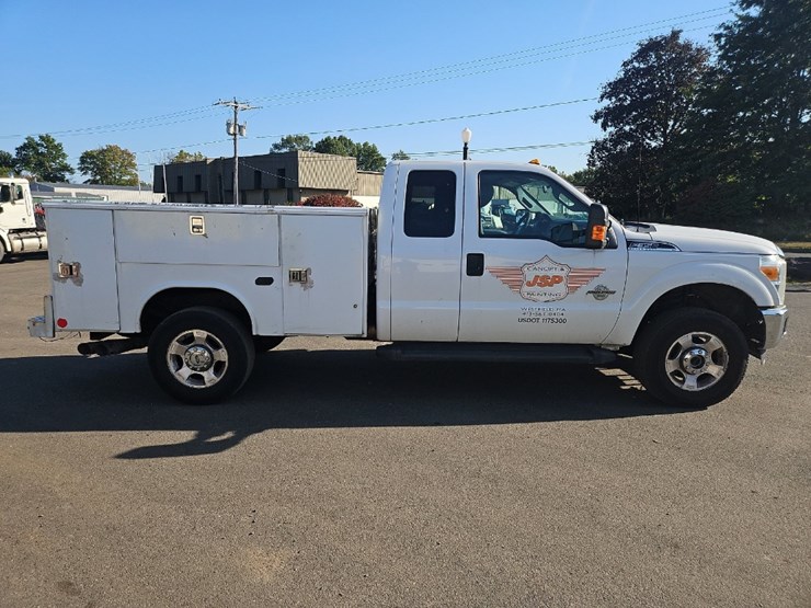 2015-ford-f350-xlt-image-6