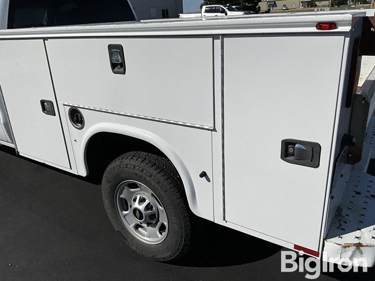2019-chevrolet-silverado-2500-image-19