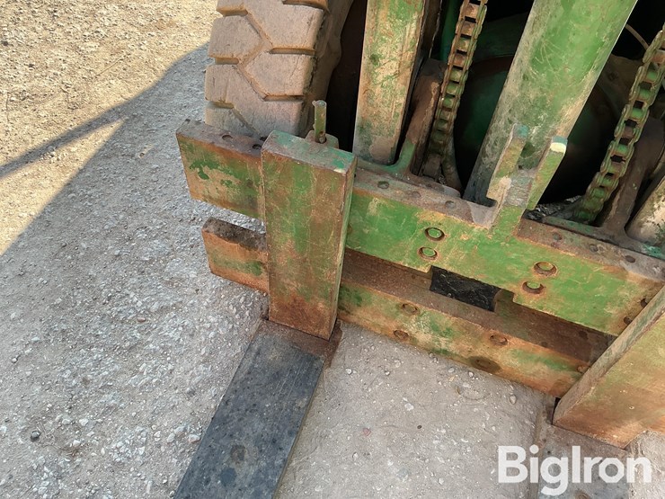 clark-yardlift-y40-forklift-image-18