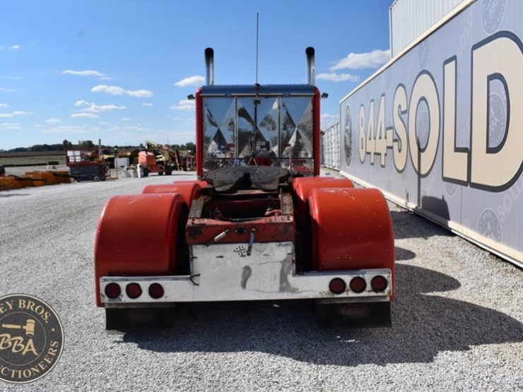 1990-peterbilt-379-image-4