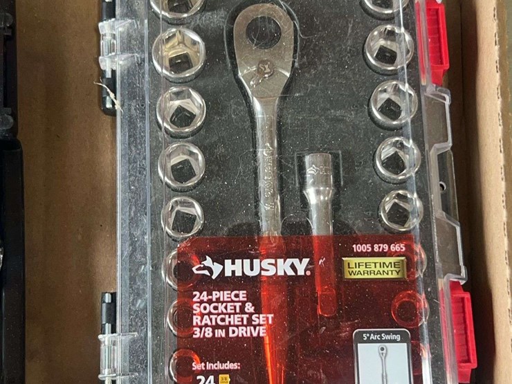 socket-and-ratchet-&-wrench-set-image-4