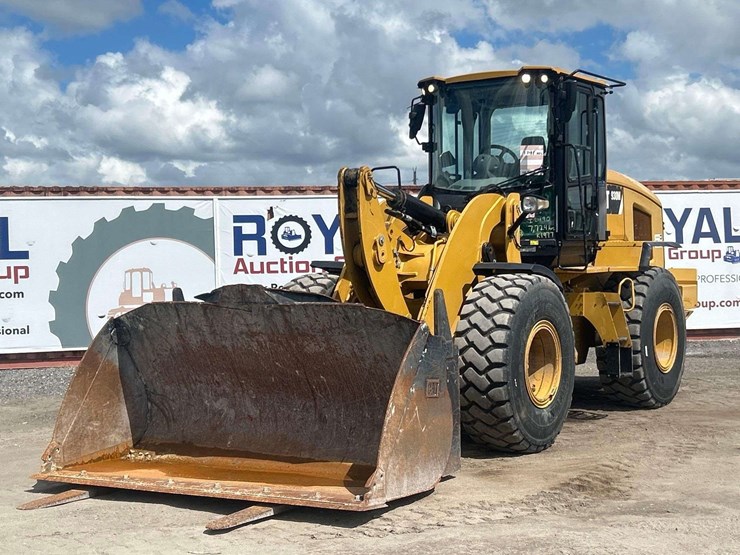 2016-caterpillar-930m-image-1