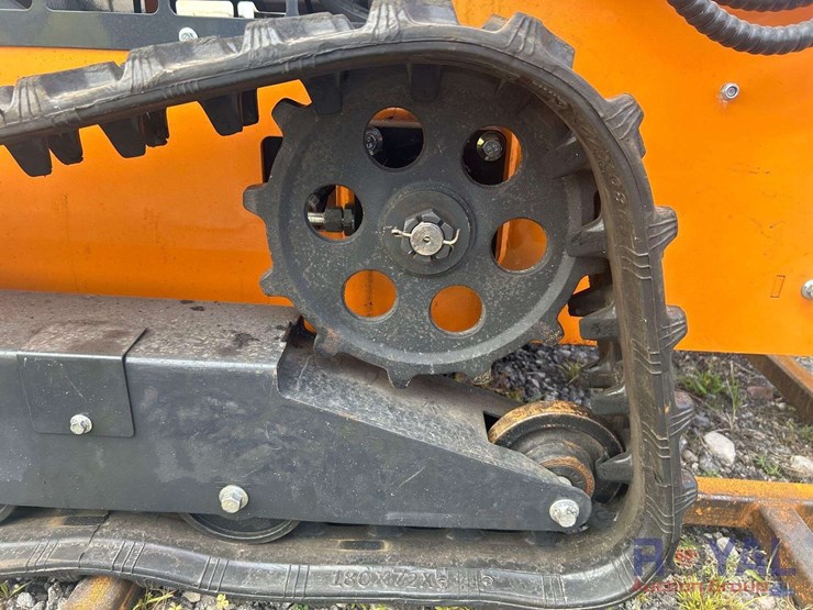 2025-landhero-ldh-ht380-ride-on-mini-track-loader-skid-steer-image-12