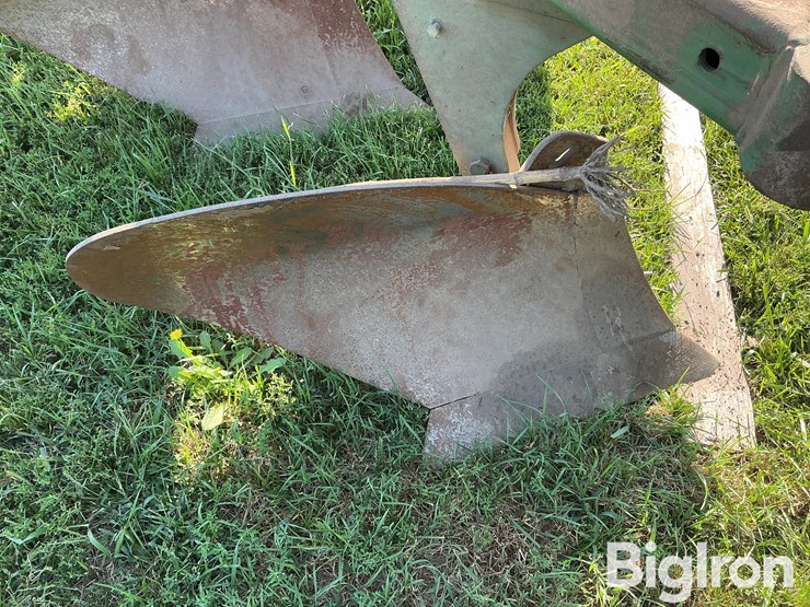 john-deere-rollover-plow-image-17