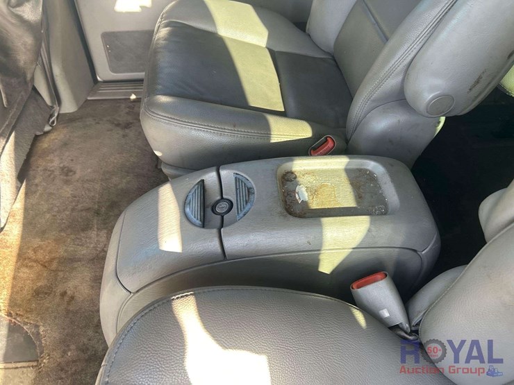 2003chrysler-town-&amp;-country-van-image-23
