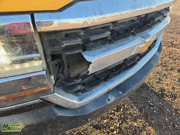 2018-chevrolet-silverado-1500-image-35