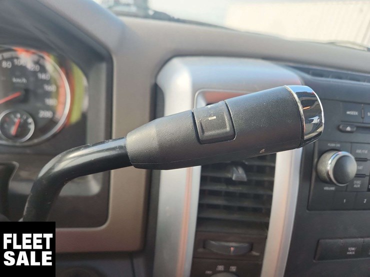 2012-ram-1500-slt-image-10