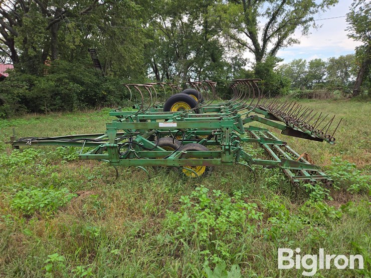 john-deere-1010-image-8
