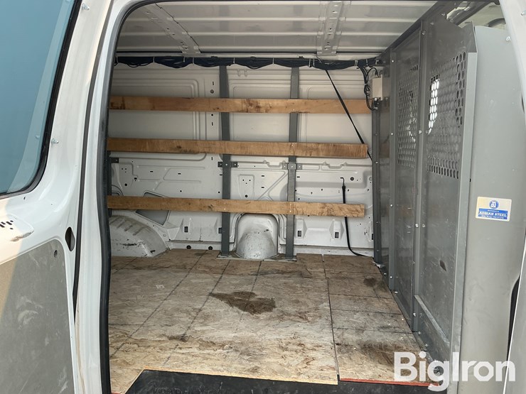 2010-ford-e250-image-18