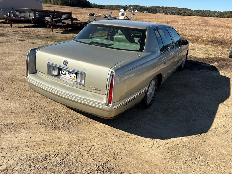 #118-•-1997-cadillac-deville-(wi-title)-image-3