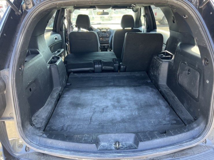 2019-ford-explorer-image-21