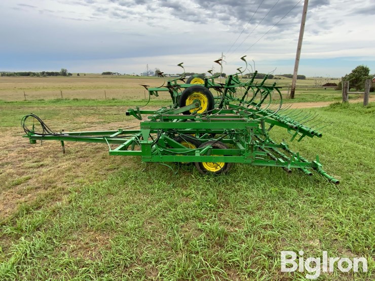john-deere-1010-image-8