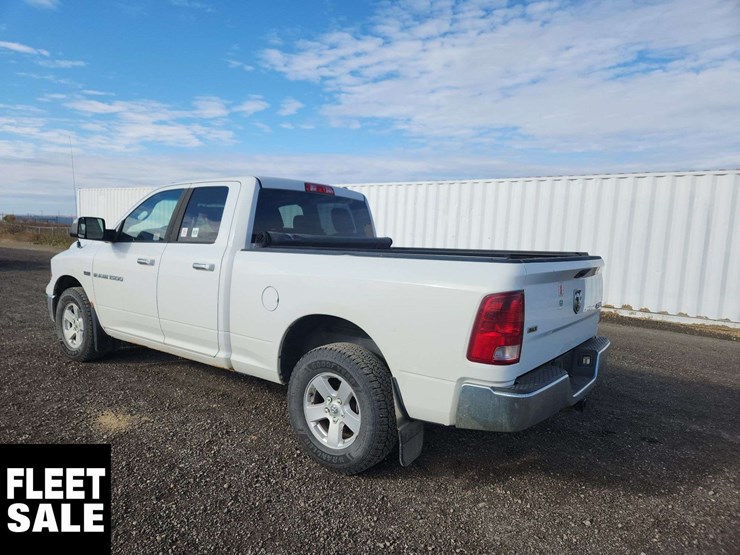 2012-ram-1500-slt-image-3