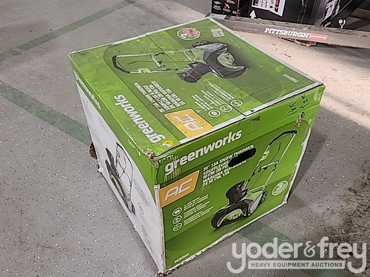 greenworks-20"-13a-snow-thrower-image-3