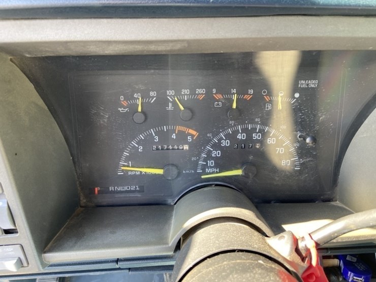 1994-chevrolet-suburban-image-14