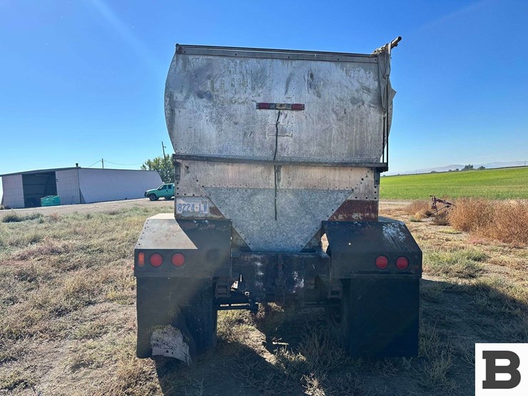 1954-pike-grain-trailer-image-4