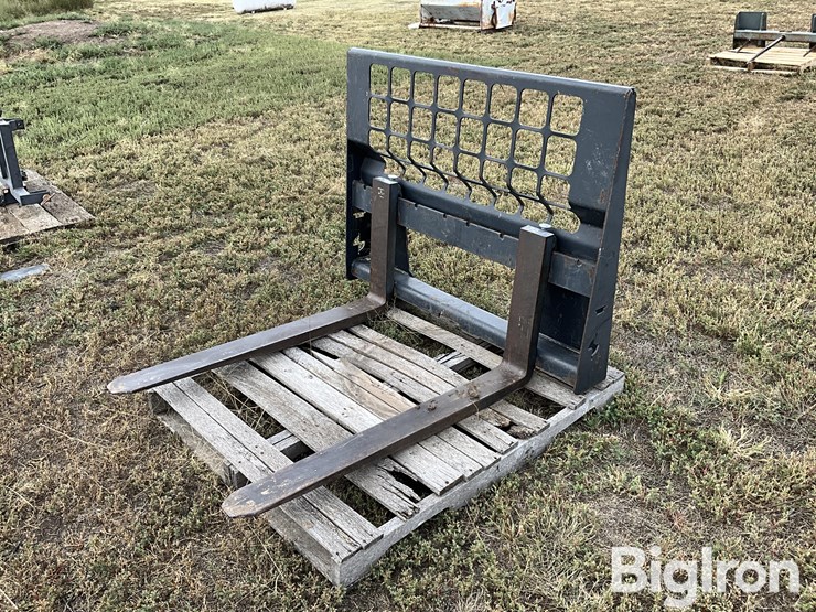 pallet-fork-skid-steer-attachment-image-1