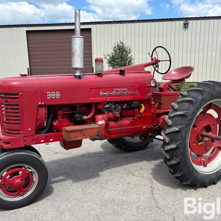 1956 INTERNATIONAL 300