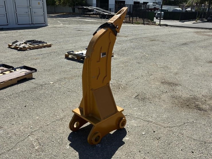 caterpillar-320-image-3