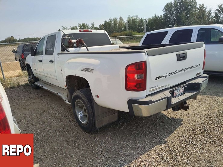 2014-gmc-sierra-3500hd-image-2